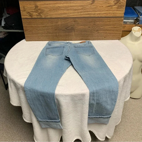 Umgee denim Capri jeans wide cuff NWT size 1 light wash no distressing - Picture 5 of 7